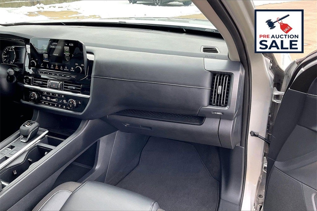 2025 Nissan Pathfinder SL