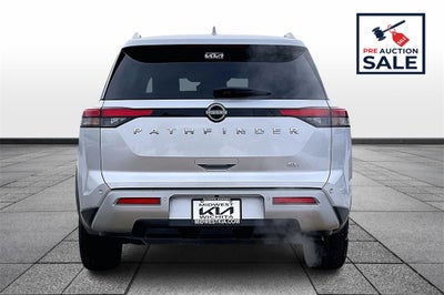 2025 Nissan Pathfinder SL