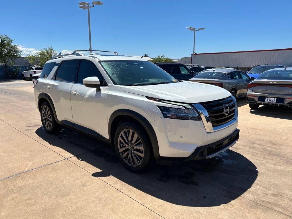 2023 Nissan Pathfinder SL