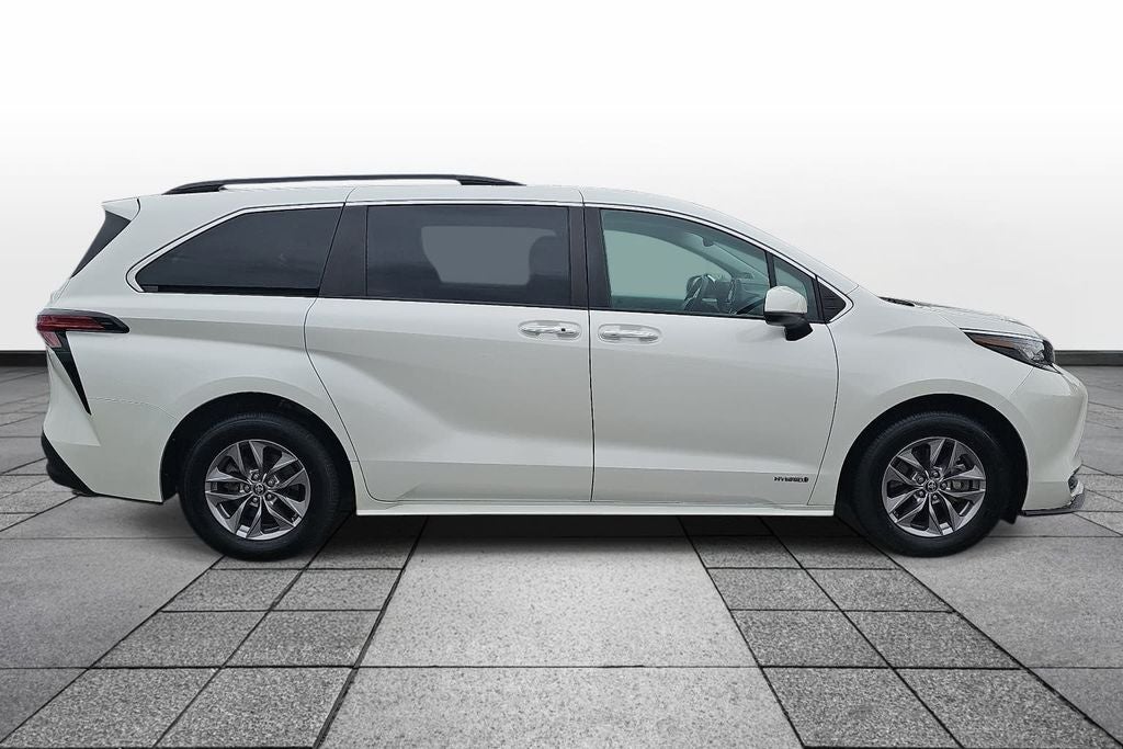 2021 Toyota Sienna XLE 7 Passenger