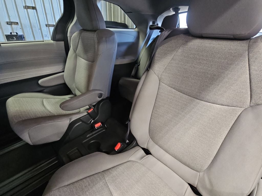 2024 Toyota Sienna LE 8 Passenger