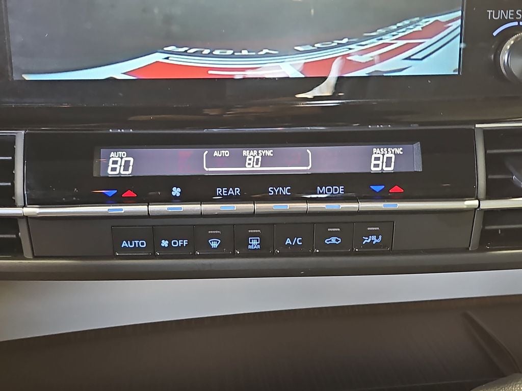 2024 Toyota Sienna LE 8 Passenger