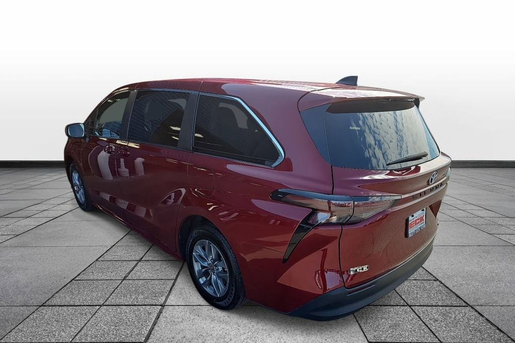 2024 Toyota Sienna LE 8 Passenger