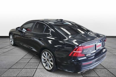 2021 Volvo S60 T6 Momentum