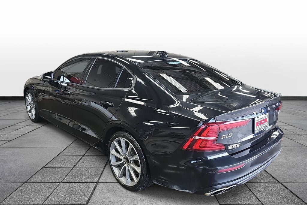 2021 Volvo S60 T6 Momentum