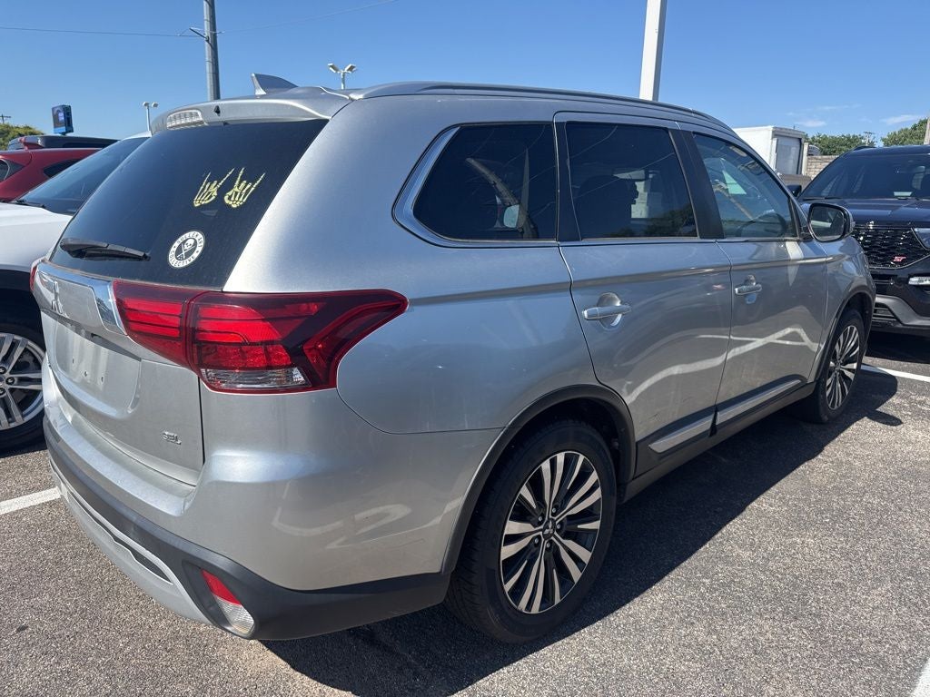 2020 Mitsubishi Outlander LE