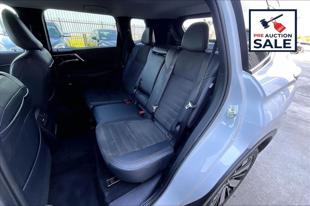 2025 Mitsubishi Outlander SE