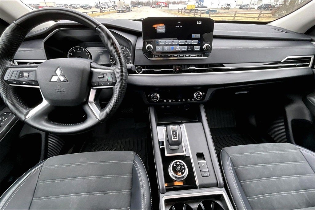 2024 Mitsubishi Outlander SE Black Edition