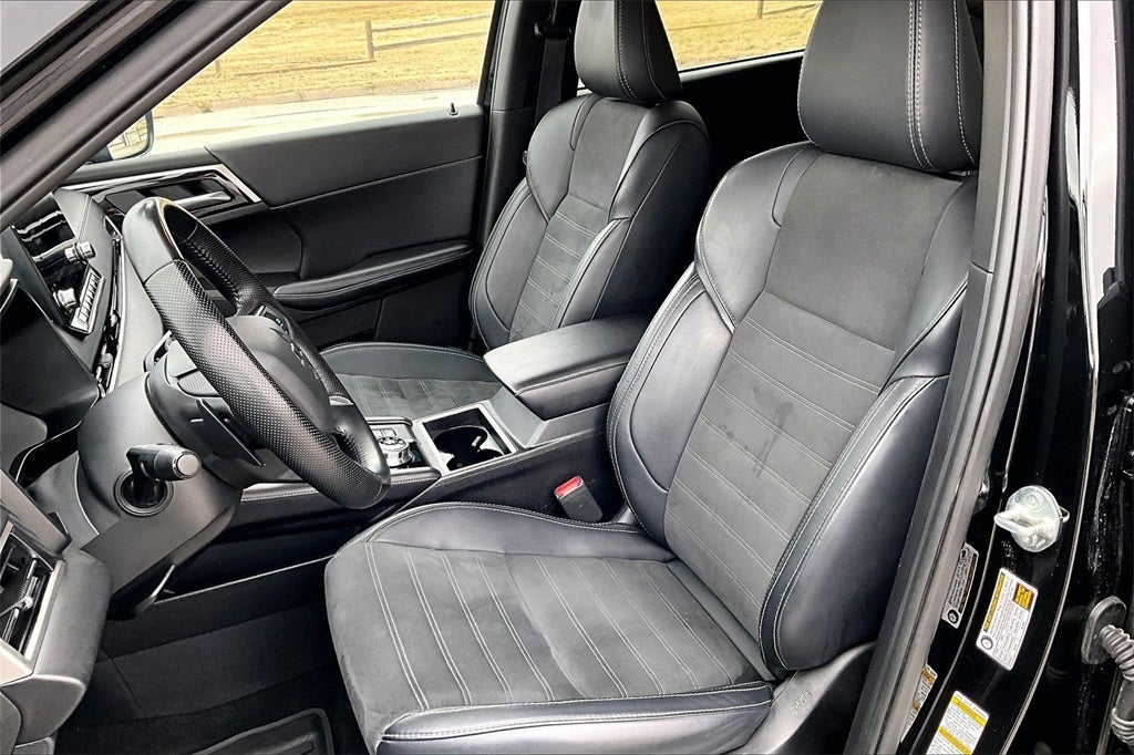 2024 Mitsubishi Outlander SE Black Edition