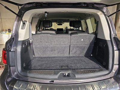 2024 INFINITI QX80 LUXE