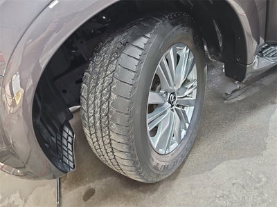 2024 INFINITI QX80 LUXE