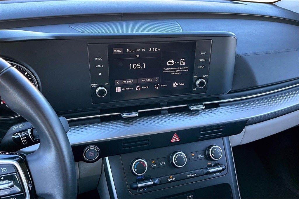 2024 Kia Carnival LX