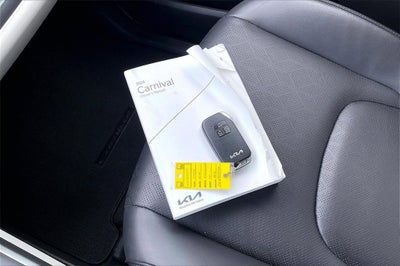 2024 Kia Carnival LX