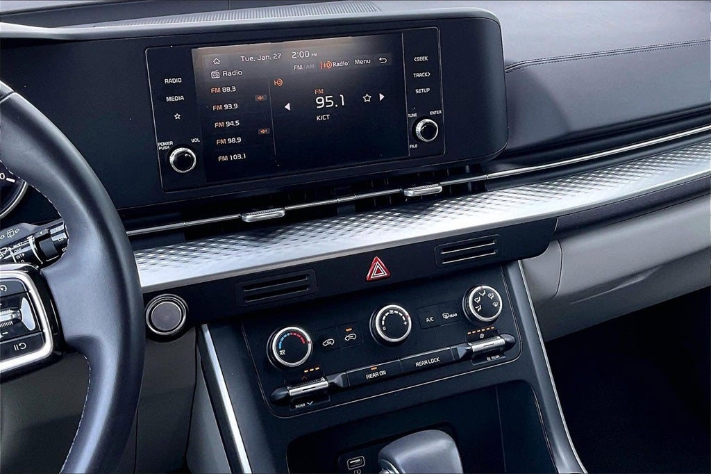 2024 Kia Carnival LX