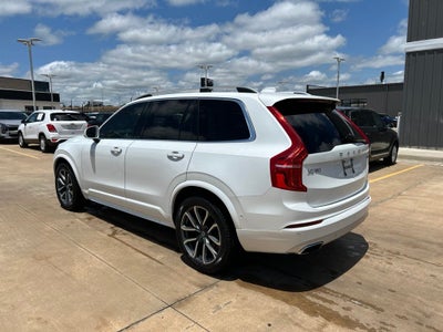 2019 Volvo XC90 T6 Momentum