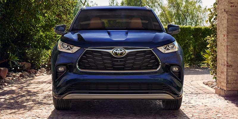 Blue Toyota Highlander